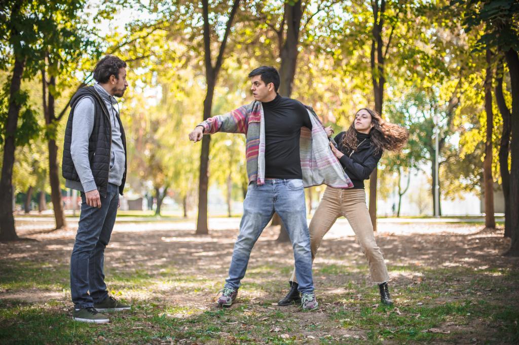 Dear Abby: My boyfriend attacked my brother - I will not break up with him