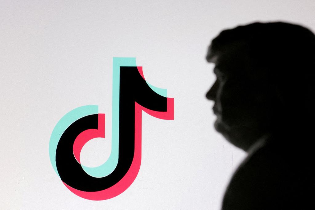 Trump says Tiktok's sales deal will be announced before Saturday's deadline