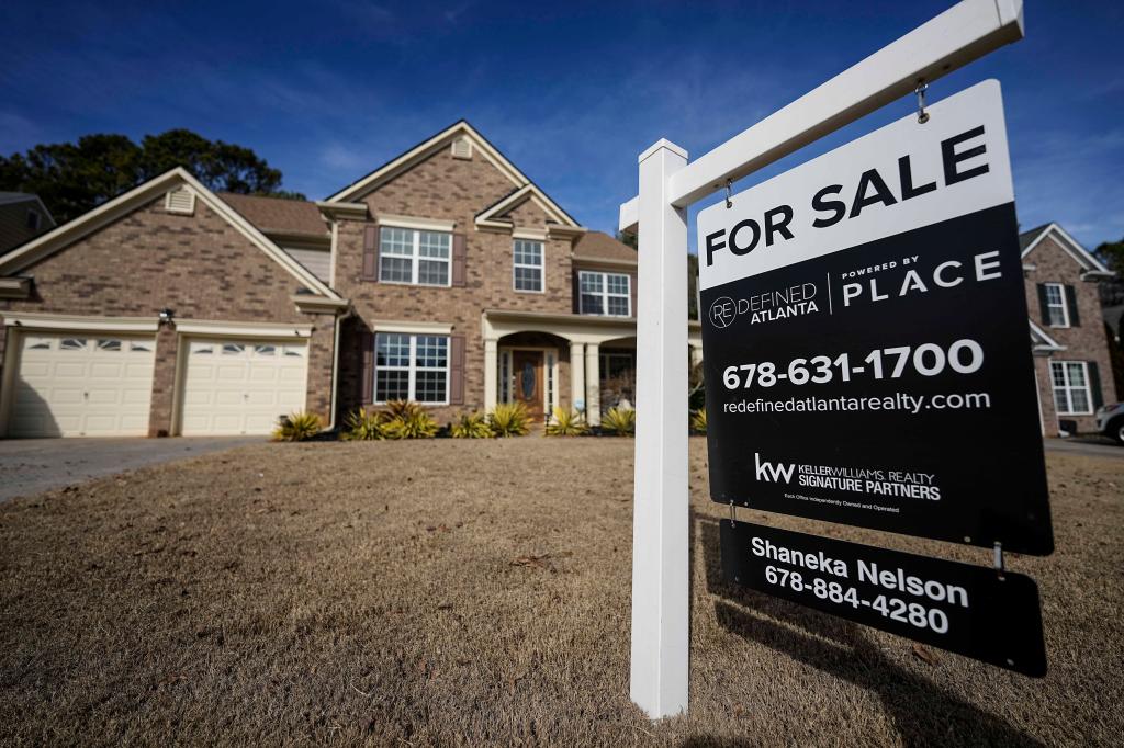 Home sales decrease at the beginning of the essential season of spring purchase as high mortgage rates and price increases prevent buyers