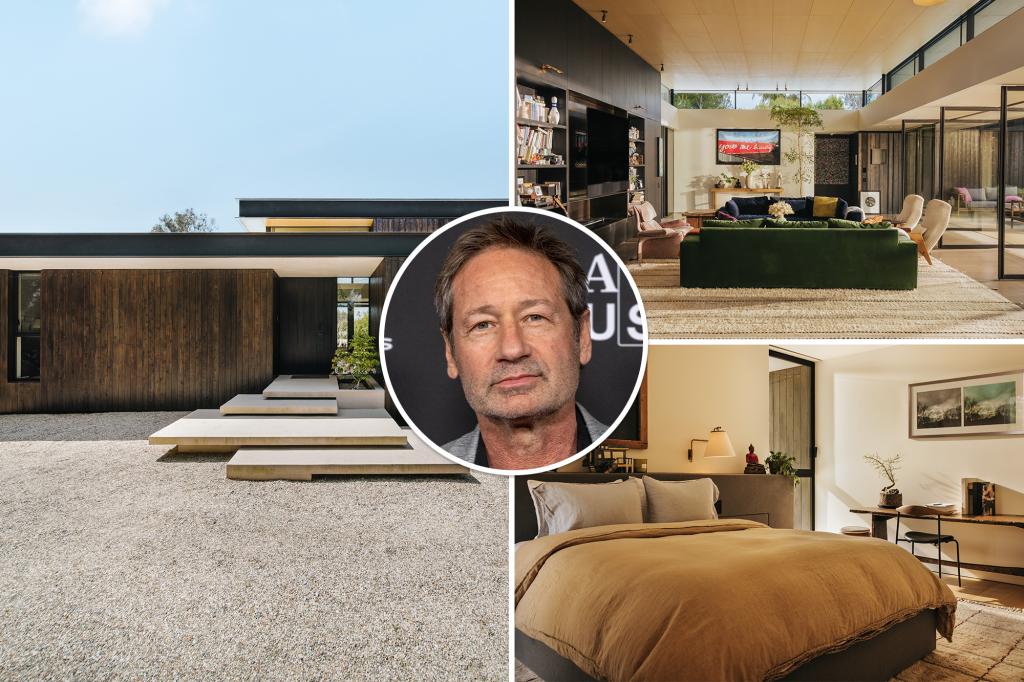 David Duchovny lists Malibu's long house for $ 12.5 million - complete with a reset train Caboose