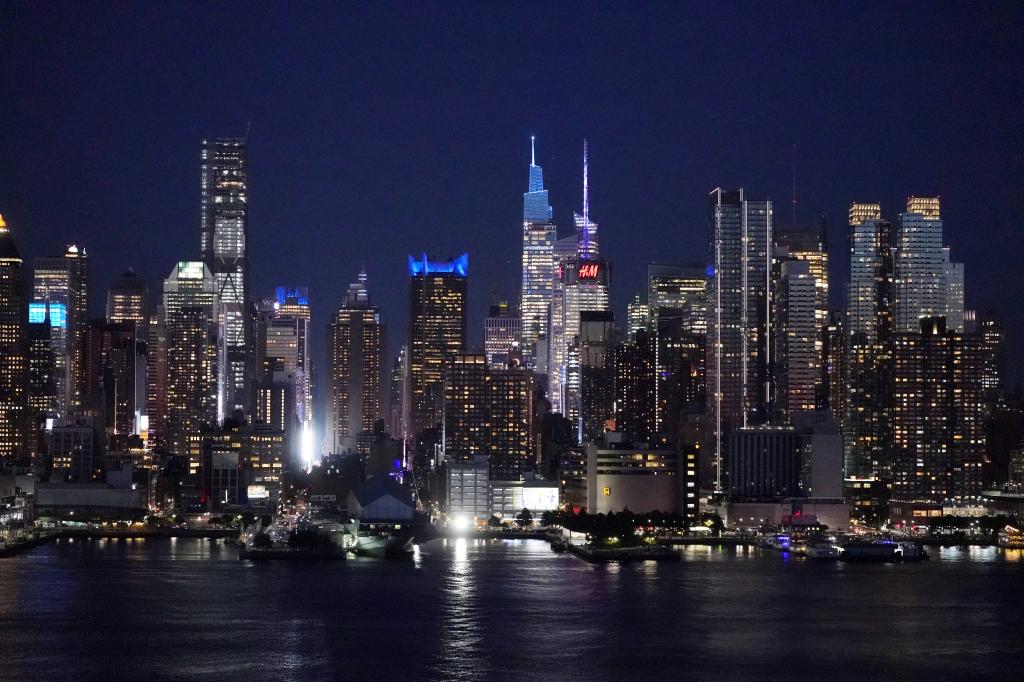 NYC Trophy market of $ 10 million plus shows 'weakness' signatures after 'wild shakes in the stock market'